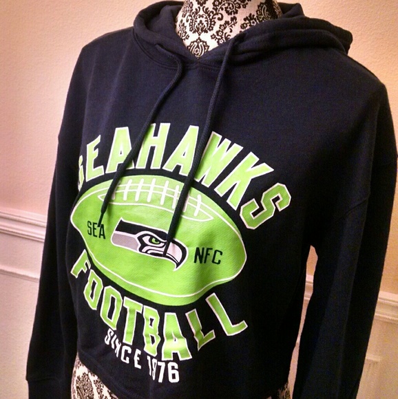 Cropped Seattle Seahawks Pullover Sweatshirt - Picture 3 of 5